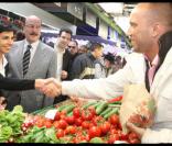 Rachida Dati sur le marché de Sucy