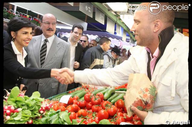 Rachida Dati sur le marché de Sucy