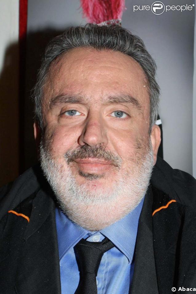 Dominique Farrugia produit le revival de  L'Académie des  9 :  La porte ouverte à toutes les fenêtres  