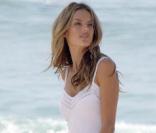 Alessandra Ambrosio, lors d'un shooting pour Victoria's Secret, le 7 avril 2009, à Malibu !