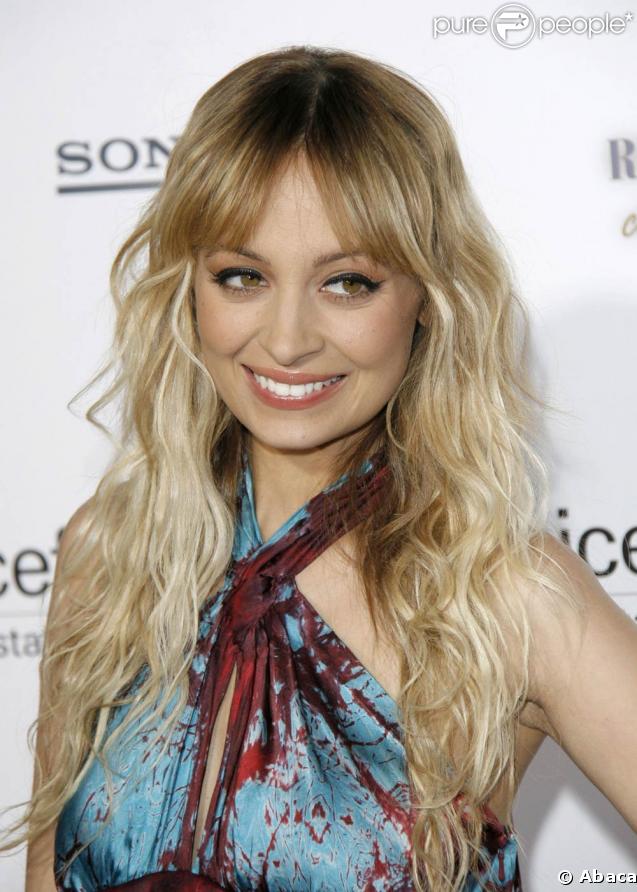 Nicole Richie... une pool party déjantée à découvrir en vidéo !