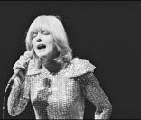 France Gall interprète Cristal dans Starmania<br />