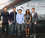 Eric Bana, Zachary Quinto, J.J. Abrahams, Zoe Saldana et Chris Pine pour la promo de Star Trek à Madrid (Espagne)