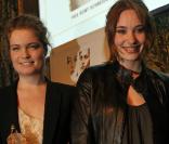 Déborah François lors de la remise du Prix Romy Schneider avec Sarah Biasini 