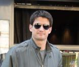 James Lafferty à Paris le 21 avril devant son hôtel  