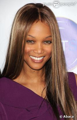 Tyra Banks affiche une silhouette plus fine et elle en est fière ! Hier soir, à Los Angeles.
