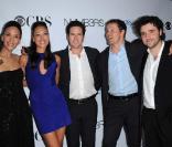 Soirée à l'occasion du 100ème épisode de Numb3rs à Los Angeles le 21 avril 2009 :  Aya Sumika, Sophina Brown, Rob Morrow, Dylan Bruno and David Krumholtz  