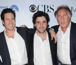 Soirée à l'occasion du 100ème épisode de Numb3rs à Los Angeles le 21 avril 2009 :  Rob Morrow, David Krumholtz and Judd Hirsch, les filles sont bien accompagnées !  
