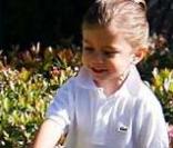 Kingston Rossdale joue au parc à Beverly Hills