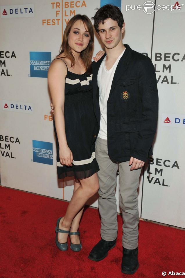 Connor Paolo et une amie pour la présentation du film Accidents Happen dans le cadre du Festival du film de Tribeca le 23 avril 2009