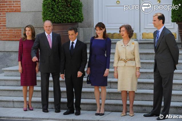 Letizia d'Espagne, le roi Juan Carlos, Nicolas Sarkozy, Carla Bruni, la reine Sofia et le prince Felipe, au Palais Zarzuela de Madrid, le 27 avril 2009 !