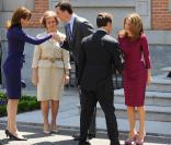 Carla Bruni, la reine Sofia, le prince Felipe, Nicolas Sarkozy et Letizia, au Palais Zarzuela de Madrid, le 27 avril 2009 !