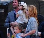Noah Wyle avec sa femme Tracy Warbin et leurs enfants Owen et Auden en vacances à Florence, le 23/04/09