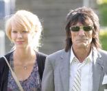 Ron Wood et sa girlfriend à Ascot, mercredi 30 avril