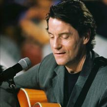 Francis Cabrel sur scène en mars 2006