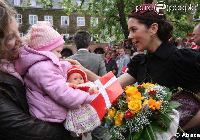 Mary de Danemark et son époux Frederik de Danemark à Flensburg, en Allemagne.