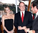 Albert de Monaco, sa compagne Charlene et Bernard Montiel 