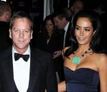 Kiefer Sutherland, au bras de sa compagne  Siobhan Bonnouvrier , arrive à la soirée du Costume Institute Gala, le 4 mai 2009