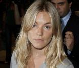 Sienna Miller à l'aéroport de LAX en direction de Londres, le 15 mai 2009