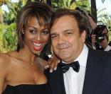 Didier Bourdon et son amie Marie-Sandra lors de la montée des marches avant la projection de Prophète, le 16 mai 2009