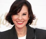 Denise Fabre : elle se met dans la poche les Miss... et les Enfoirés !