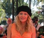 Tatiana de Secret Story a été prévenue trop tard : Le Festival de Cannes ne nécéssite pas de déguisement réservé à Haloween !
