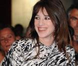 Charlotte Gainsbourg monte les marches à Cannes pour défendre  Antichrist , de Lars von Trier