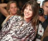 Charlotte Gainsbourg monte les marches à Cannes avec son mari Yvan Attal pour défendre  Antichrist , de Lars von Trier