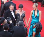 Lio accompagnée de Jean-François Lepetit et de sa fille Nubia, le 20 mai 2009 au Festival de Cannes. Les robes étaient signées Vivien Viviani. 