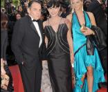 Lio accompagnée de Jean-François Lepetit et de sa fille Nubia, le 20 mai 2009 au Festival de Cannes. Elles portaient des créations Vivien Viviani. 