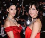 Sophie Marceau et Monica Belluci, à Cannes, en mai 2009, lors de la montée des marches de 