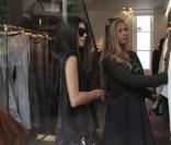 Fergie fait une pause shopping à Paris. 27/05/09