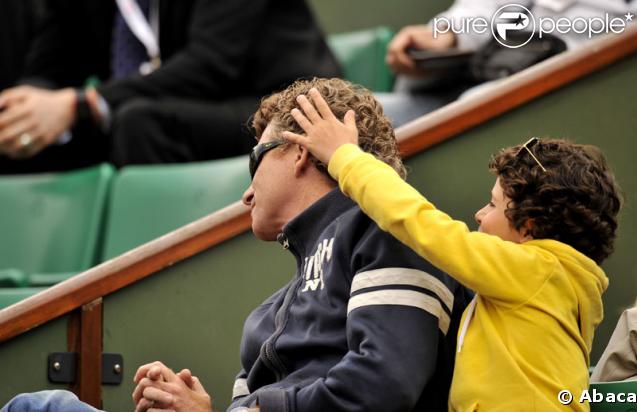 Denis Brogiart et son fils lors du tournoi de Roland Garros le 27 mai 2009