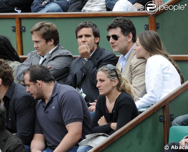 David Pujadas, Philippe Lellouche et Vanessa Demouy à Roland Garros le 27 mai 2009