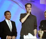 Nagui et Michel Drucker présentent les Victoires de la musique en 2007. Ici avec Grand Corps Malade.