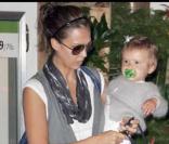 Jessica Alba et sa fille Honor Marie font des sorires, euh des courses