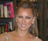 Vanessa Williams lors d'une séance de dédicaces pour son nouvel album The Real Thing le 2 juin 2009