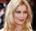 Laetitia Casta, très blonde, au Festival de Cannes 2009