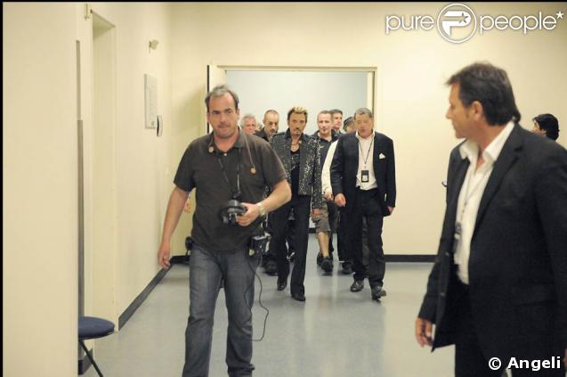 Le Tour 66 de Johnny Hallyday fait escale au Stade de France, fin mai 2009 : Jean-Claude Camus accompagne Johnny en permanence... sauf sur scène. 