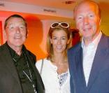 Le Tour 66 de Johnny Hallyday fait escale au Stade de France, fin mai 2009 : Jean-Claude Camus avec Brice Hortefeux et sa femme  