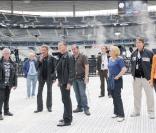 Le Tour 66 de Johnny Hallyday fait escale au Stade de France, fin mai 2009 : Jean-Claude Camus pendant les répétitions 