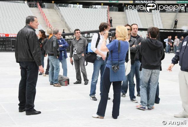Le Tour 66 de Johnny Hallyday fait escale au Stade de France, fin mai 2009 : Jean-Claude Camus en répétitions 
