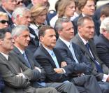 Pierre et Jean Sarkozy lors de la cérémonie en hommage à ceux qui sont morts pour la France. Cimetière de Colleville-sur-mer, le 6 juin.
