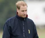 Le prince William lors d'un match de polo de charité le 6 juin 2009