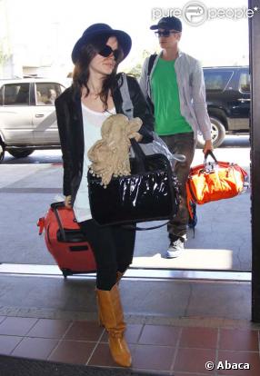 Hayden Christensen et Rachel Bilson à l'aéroport de Los Angeles