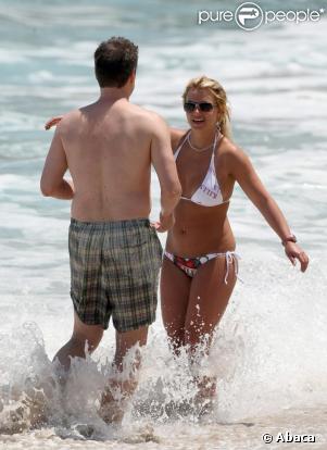 Britney Spears et son amoureux déjà très complices en mai 2008 au Costa Rica