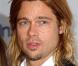 Brad Pitt en 2003, lorsqu'il était avec Jennifer Aniston. Du coup, il opte pour la couleur de sa belle. 