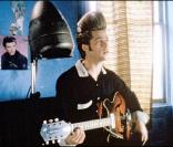 Brad Pitt dans Johnny Suede, un petit air d'Elvis?  