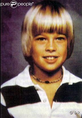 Brad Pitt à l'entrée de l'adolescence avec une coupe on ne peut plus raide et déjà, un blond très recherché...