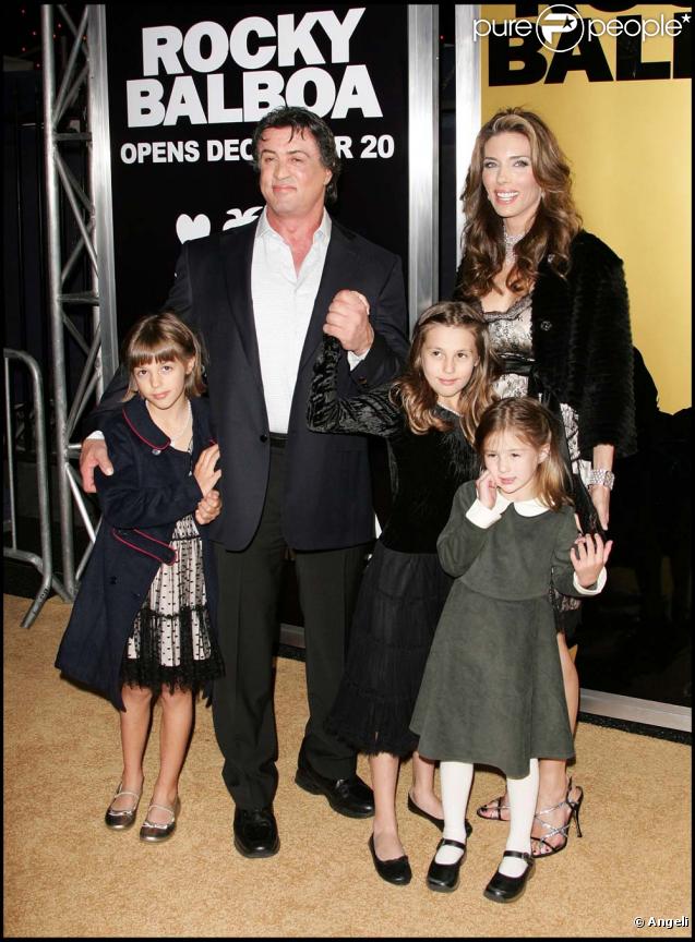 Sylvester Stallone, Monsieur Gros Muscles, est papa de 5 enfants : deux garçons et surtout trois filles, dont il s'occupe beaucoup. Pour les petites, leur papa est un véritable héros.